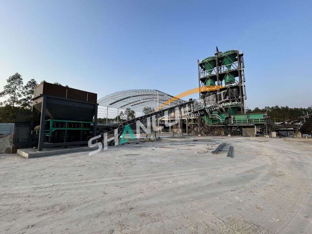 石英砂皮带输送机效率低、物料撒漏？专业厂家教你高效解决