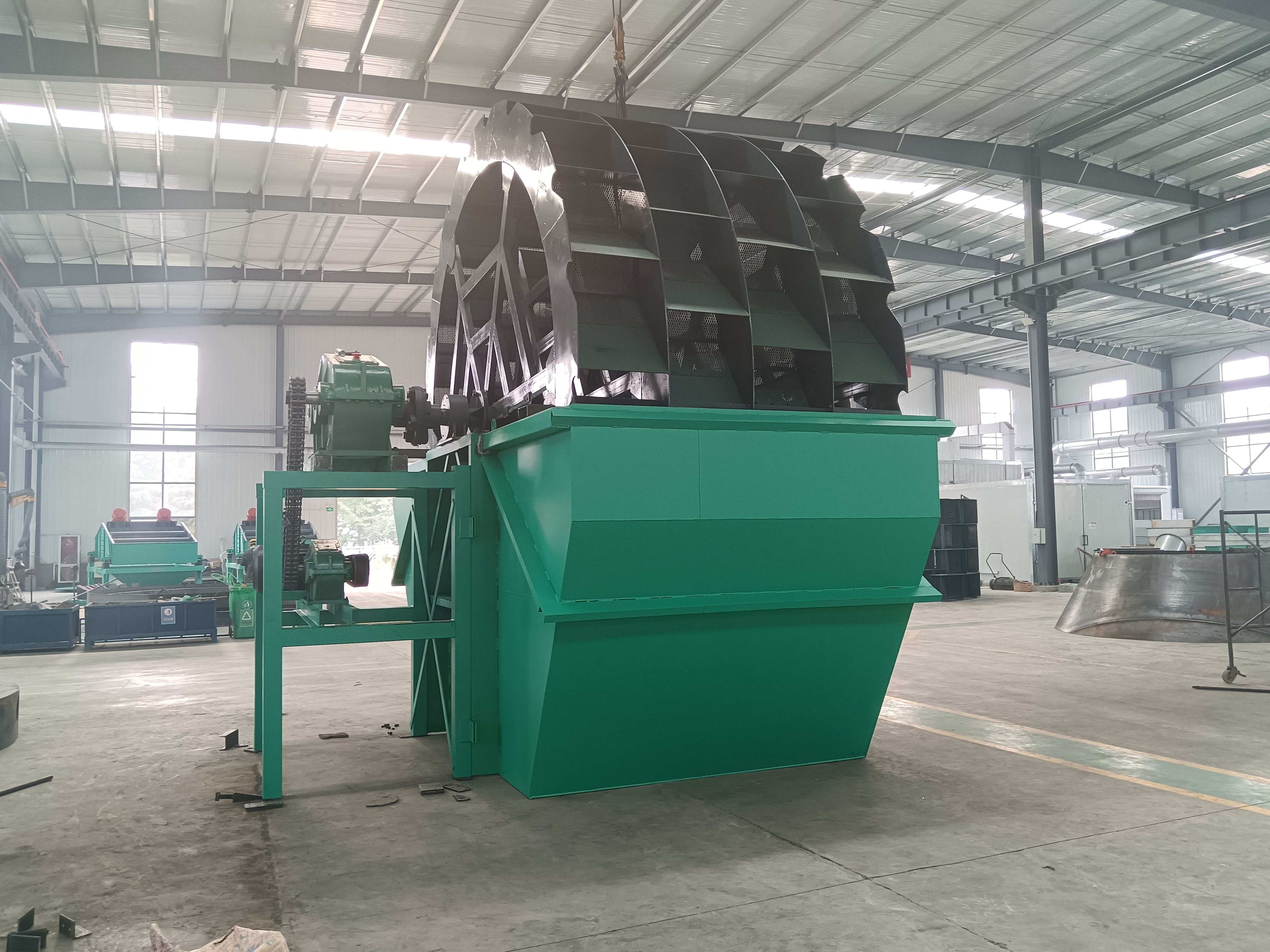 石英砂轮斗洗砂机洗矿效果差、含泥量超标？